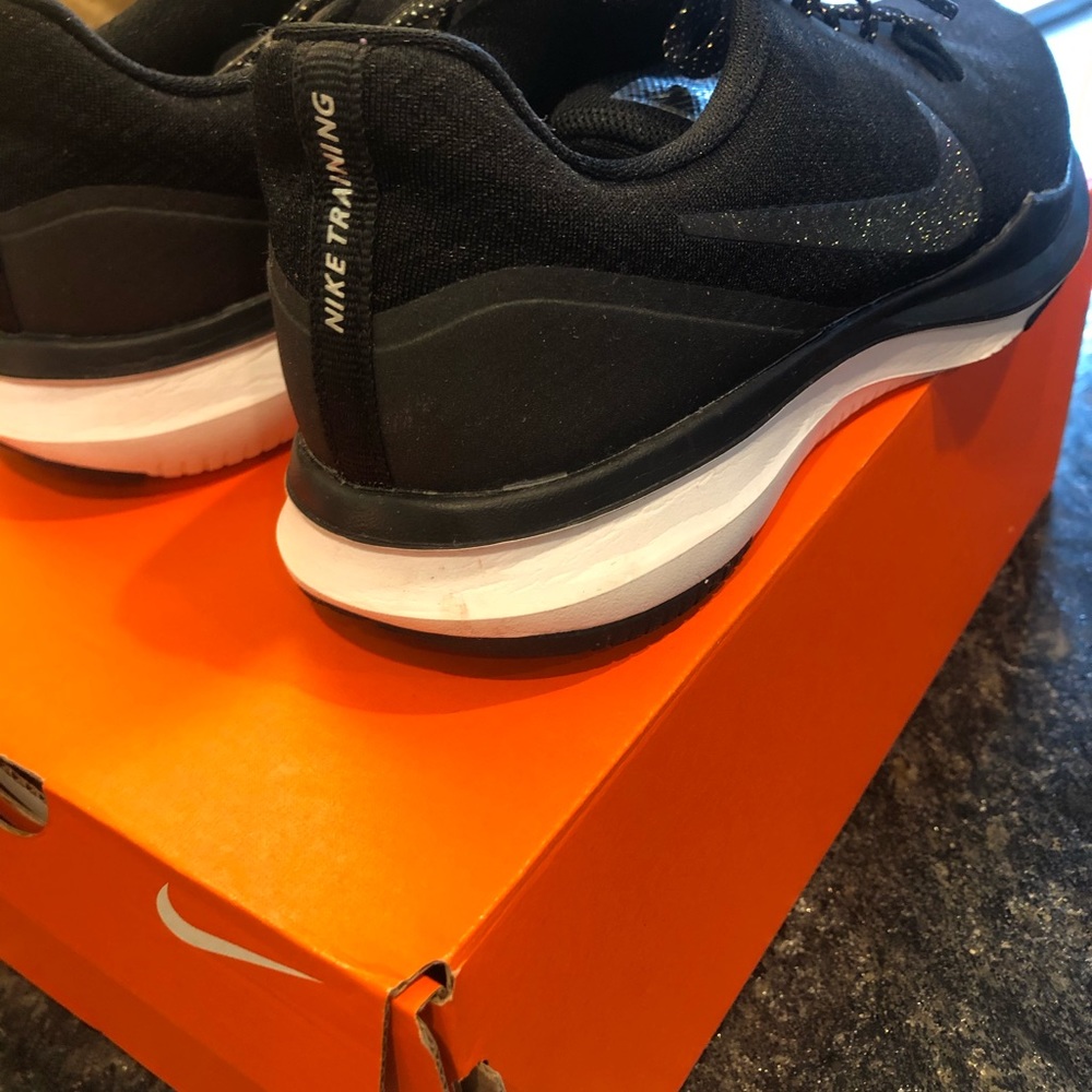 nike in season tr 7 mtlc